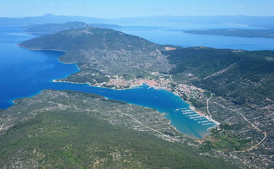Cres und Lošinj: Aerial image of the northern part of Cres (view from the south)